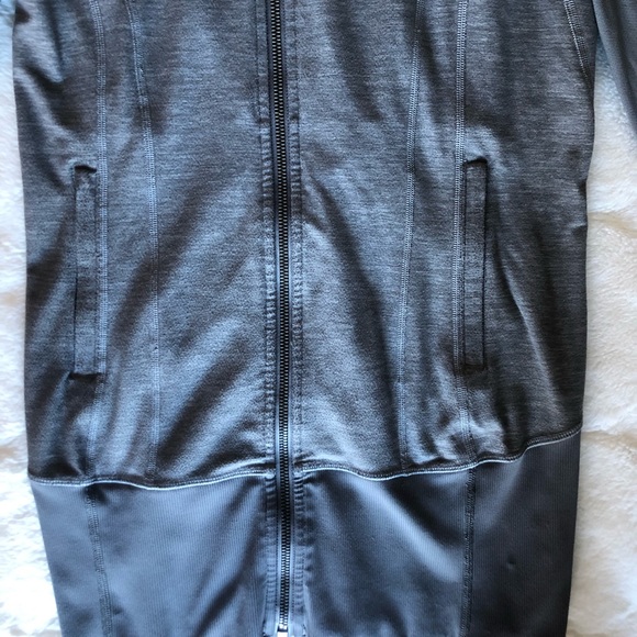 Lululemon Practice Jacket in Gray - Picture 3 of 5